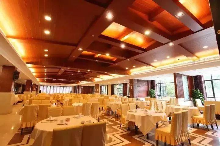 今夏玩水必備～佛山三水綠湖溫泉酒店!體驗全新親水房，僅￥699元！