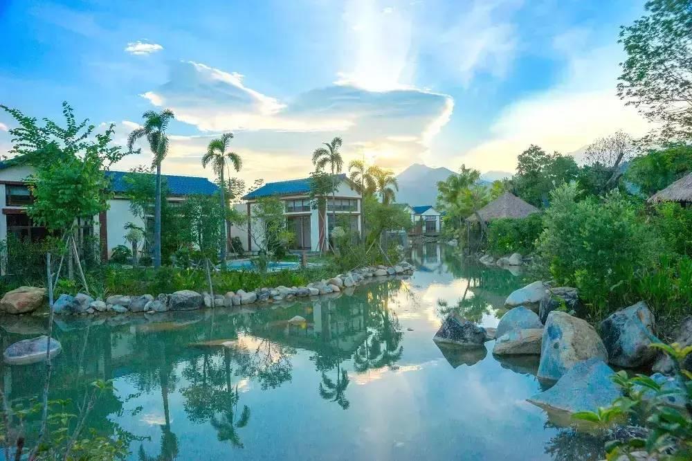 溫泉新寵兒‖水底山溫泉莊園把世界搬進森林里！含雙自助早、晚餐僅需：390元/人